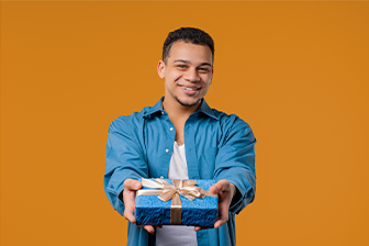 WETALENT Blog afbeelding Cadeaus geven op het werk: do’s en don’ts